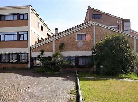 Casa Per Ferie Eremo Santa Rosa Da Lima Hotel Рим Екстериор снимка